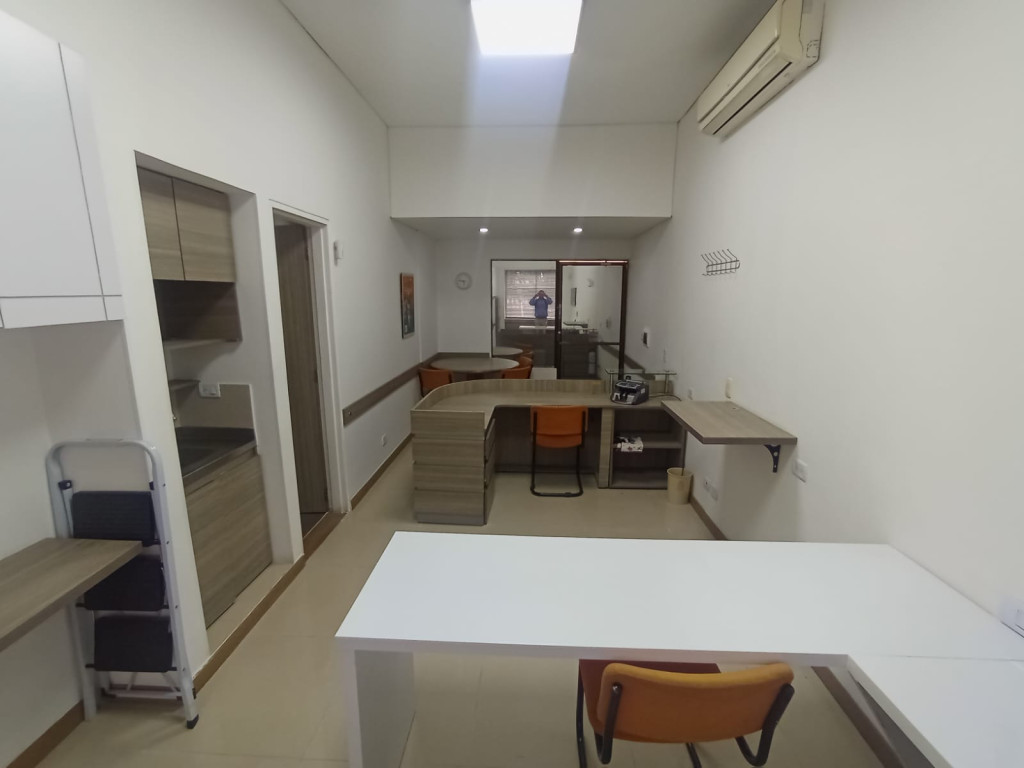 Local En Arriendo - El Limonar, Cali