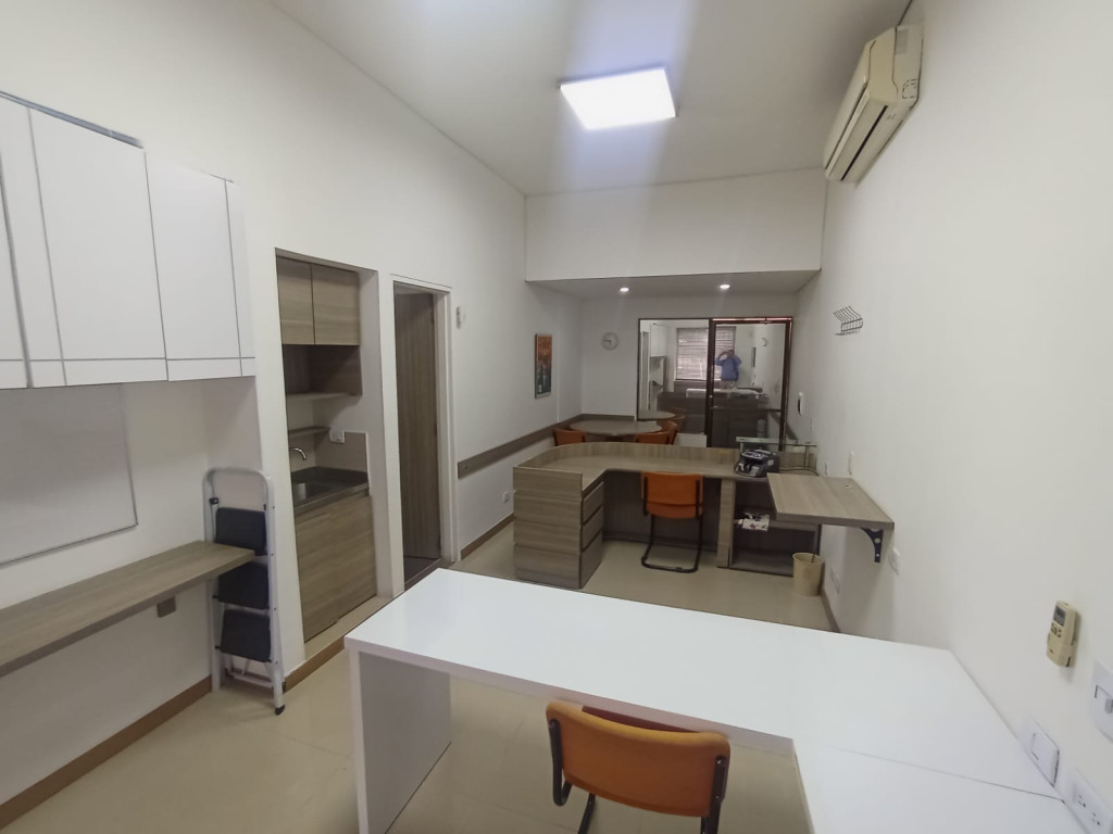 Local En Arriendo - El Limonar, Cali