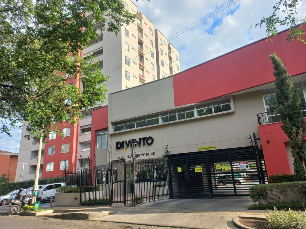 Apartamento En Arriendo - Urbanización La Flora, Cali