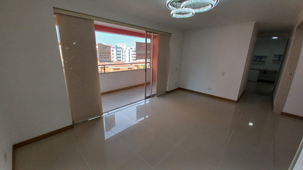 Apartamento En Arriendo - Urbanización La Flora, Cali