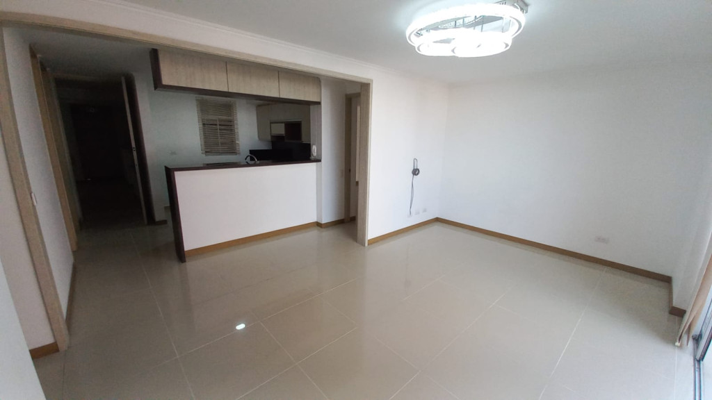 Apartamento En Arriendo - Urbanización La Flora, Cali