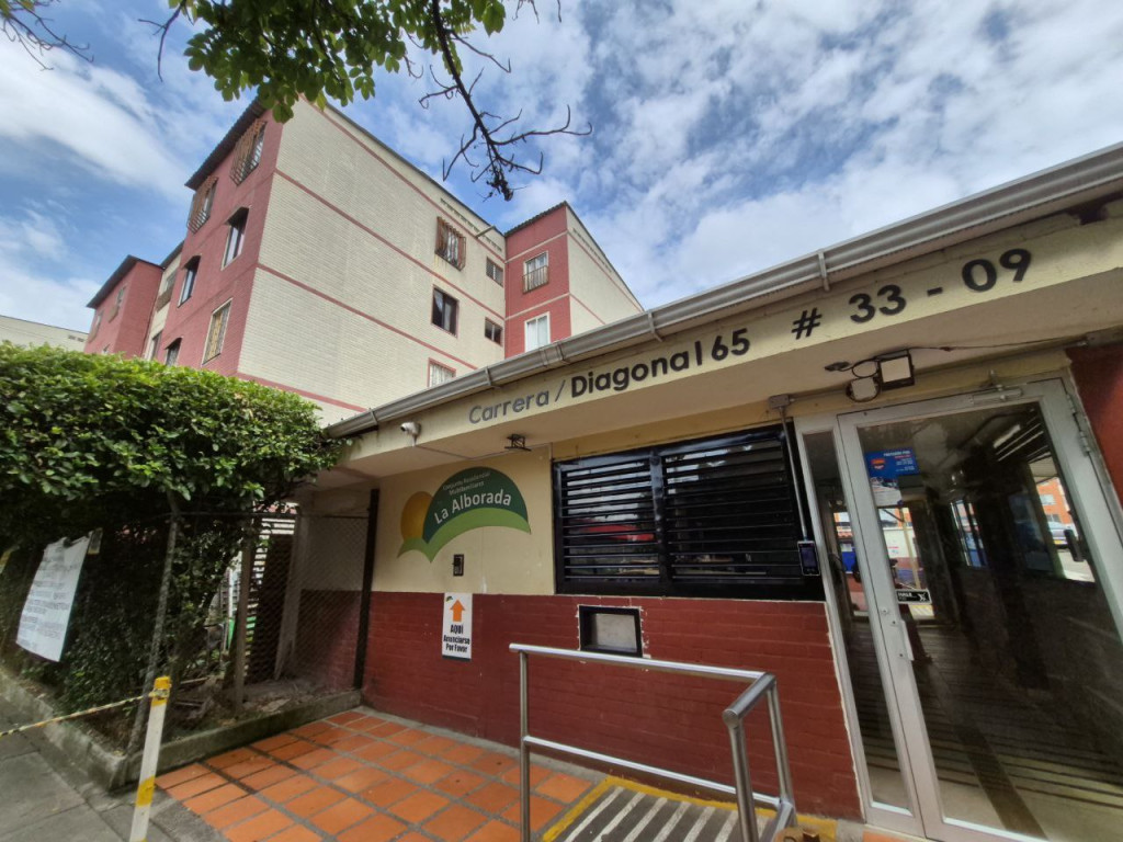 Apartamento En Venta - La Alborada, Cali