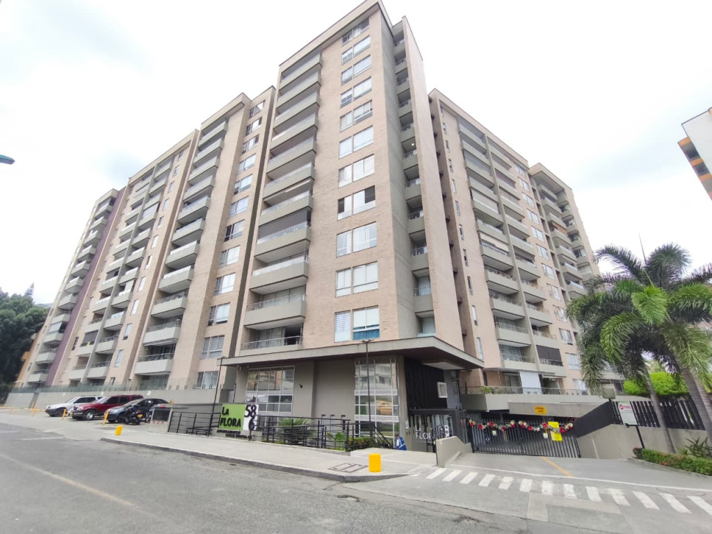 Apartamento En Arriendo - Urbanización La Flora, Cali