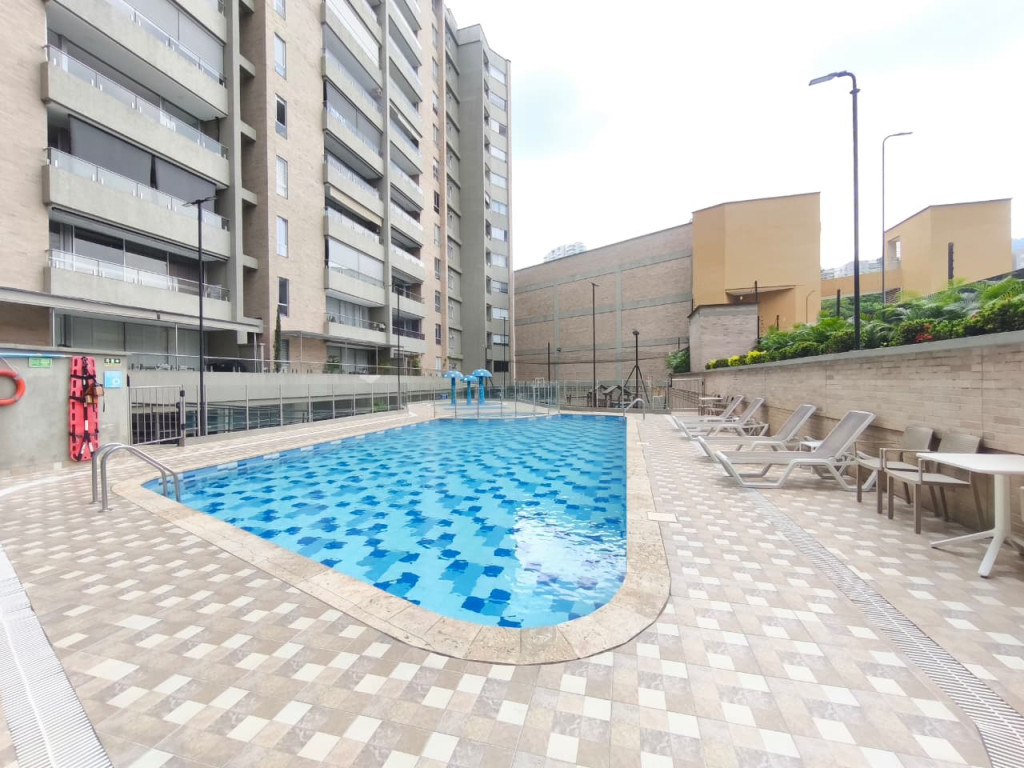 Apartamento En Arriendo - Urbanización La Flora, Cali