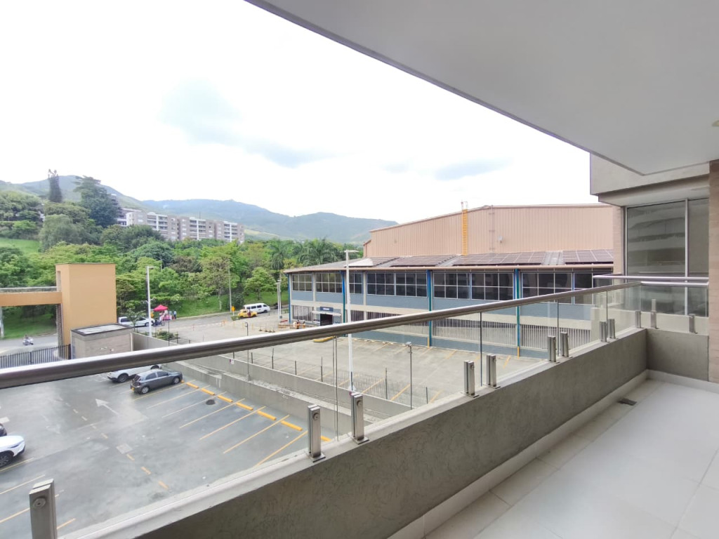 Apartamento En Arriendo - Urbanización La Flora, Cali