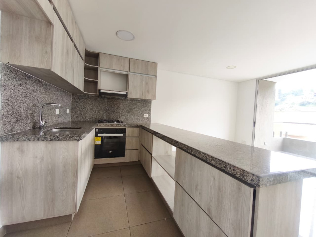 Apartamento En Arriendo - Urbanización La Flora, Cali