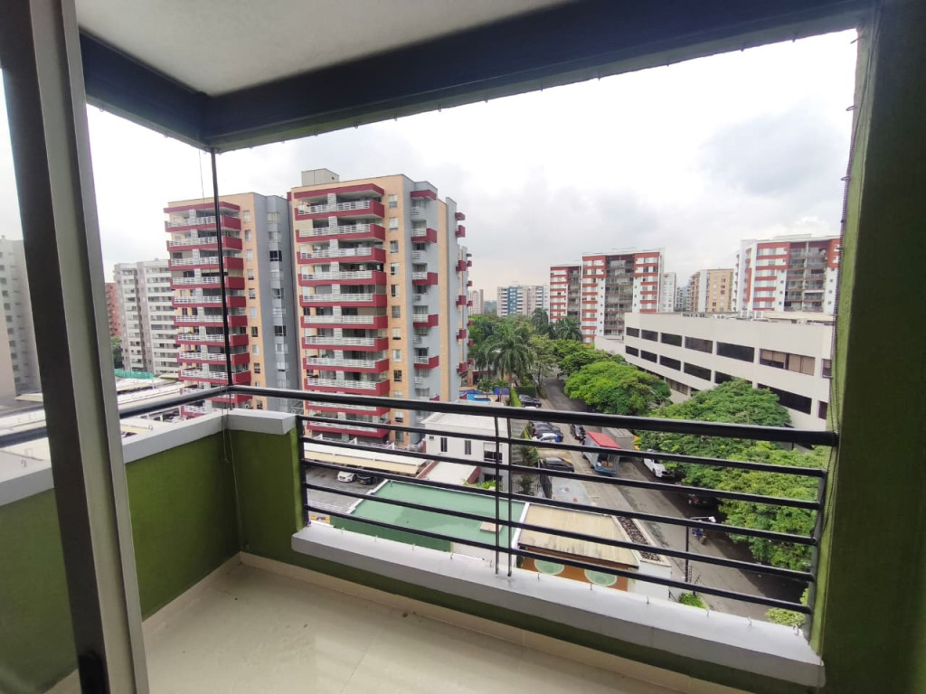 Apartamento En Arriendo - Urbanización La Flora, Cali