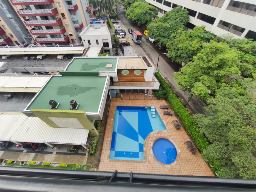 Apartamento En Arriendo - Urbanización La Flora, Cali