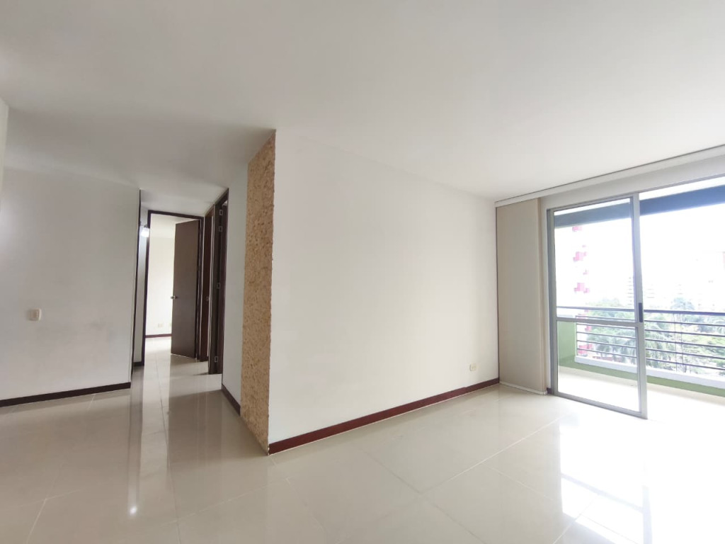 Apartamento En Arriendo - Urbanización La Flora, Cali