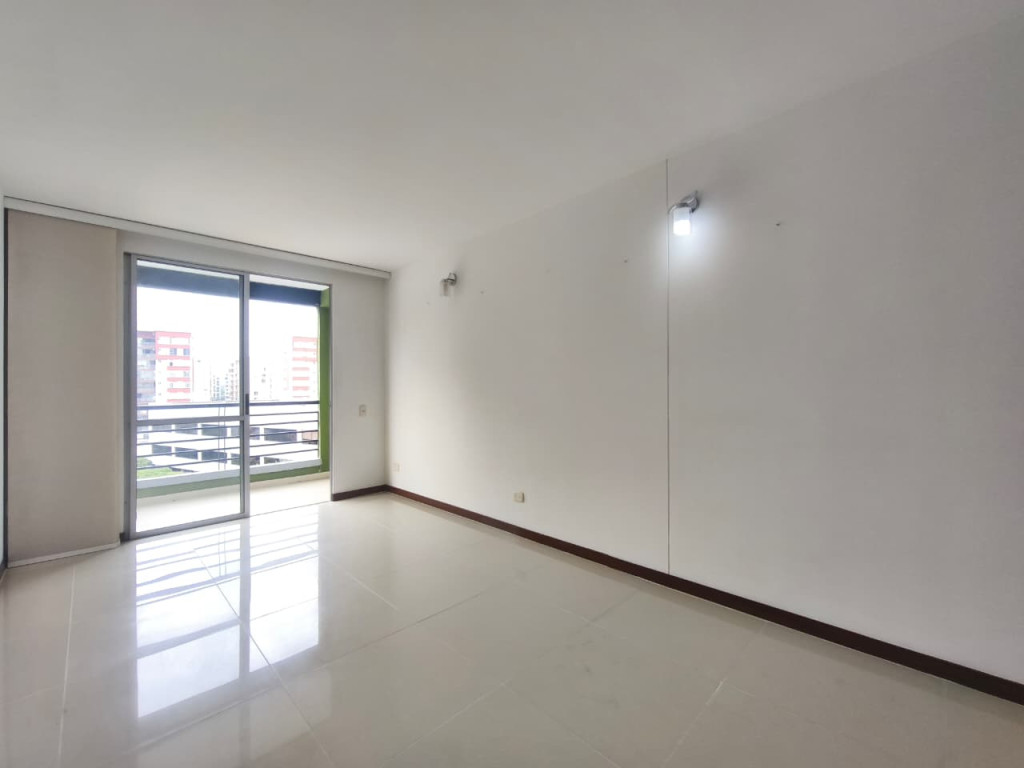 Apartamento En Arriendo - Urbanización La Flora, Cali