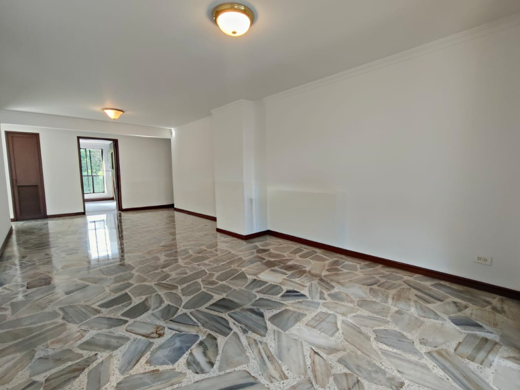 Apartamento En Venta - Granada, Cali