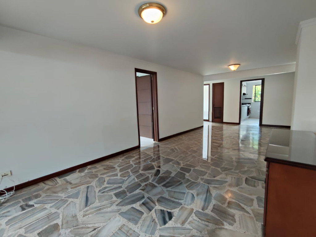 Apartamento En Venta - Granada, Cali