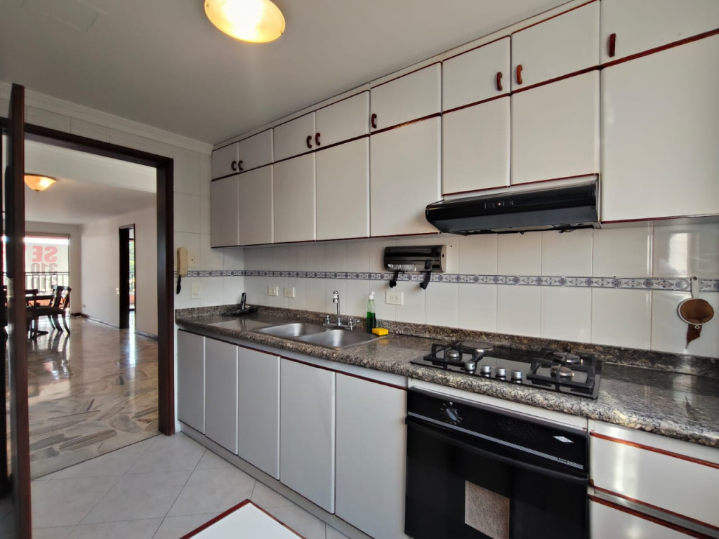 Apartamento En Venta - Granada, Cali