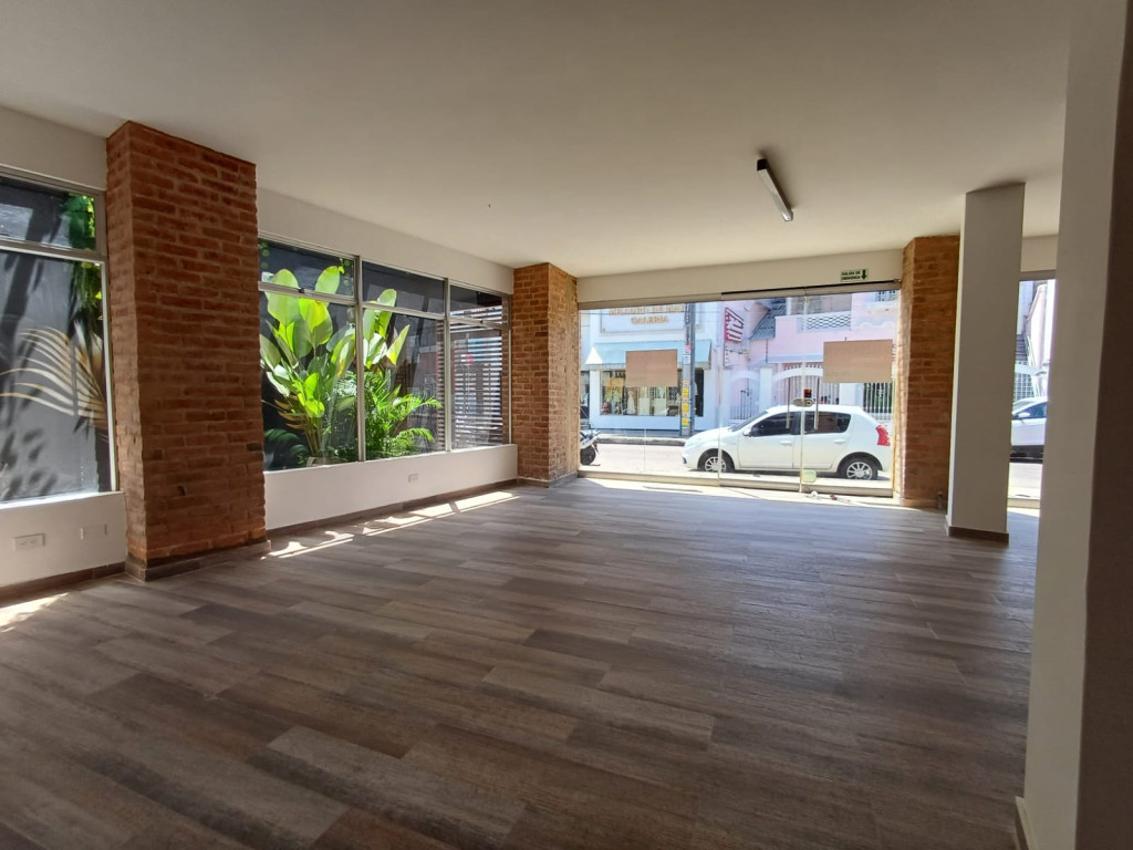 Local En Arriendo - Granada, Cali