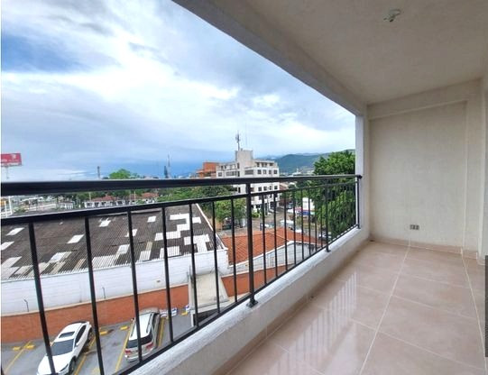 Apartamento En Arriendo - Urbanización La Flora, Cali