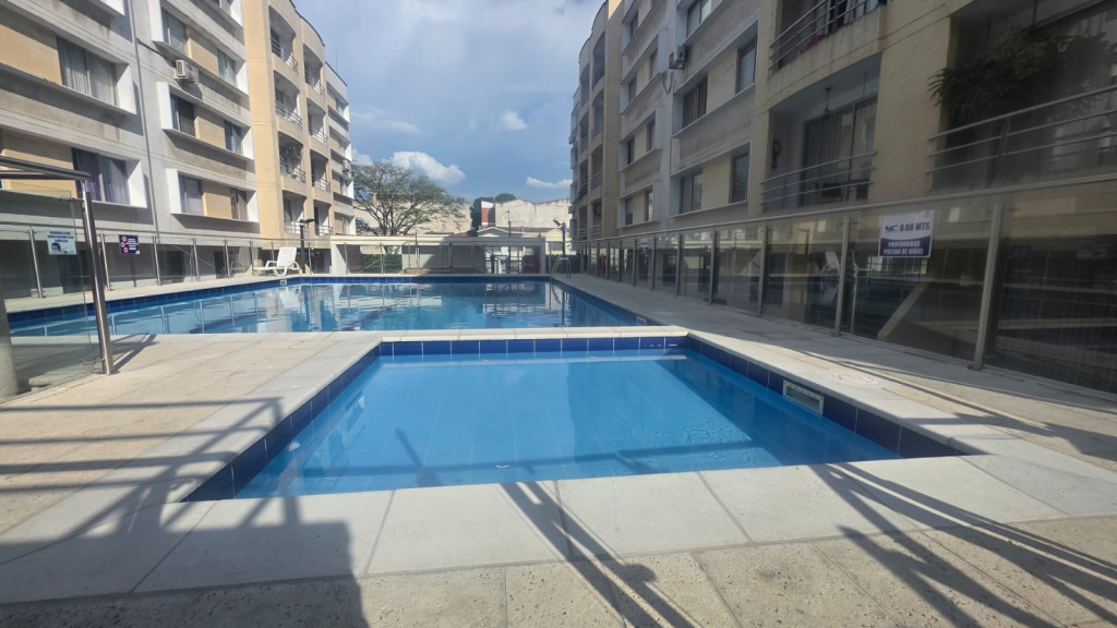 Apartamento En Arriendo - Urbanización La Flora, Cali