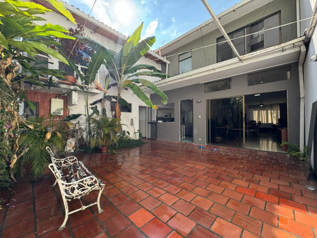 Casa En Venta - La Arboleda, Cali