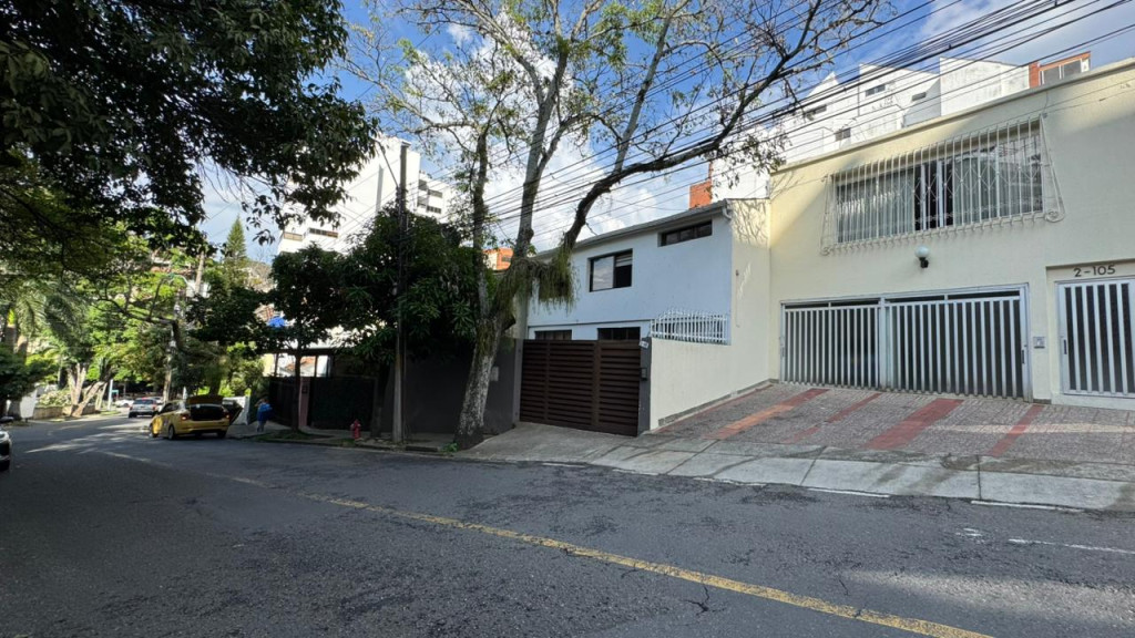 Casa En Venta - La Arboleda, Cali