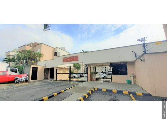 Apartamento En Arriendo - Urbanización La Flora, Cali