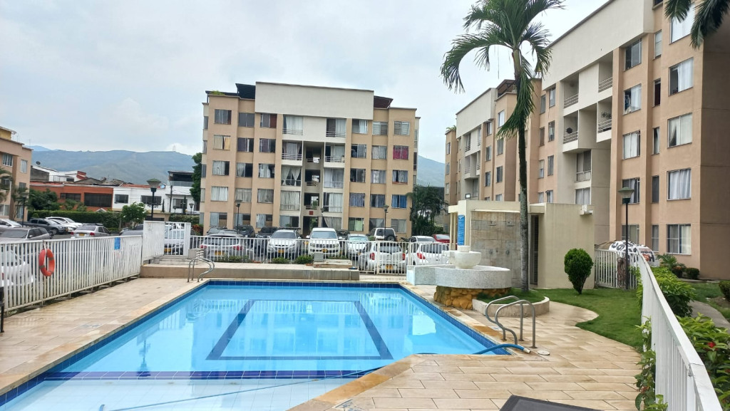 Apartamento En Arriendo - Urbanización La Flora, Cali