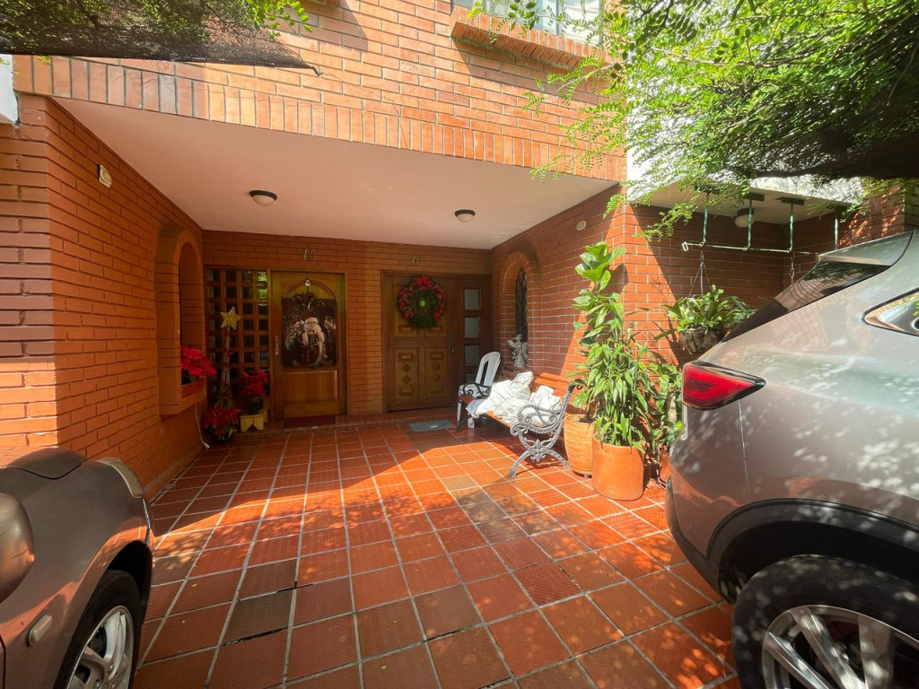 Casa En Arriendo - Ciudad Jardín, Cali