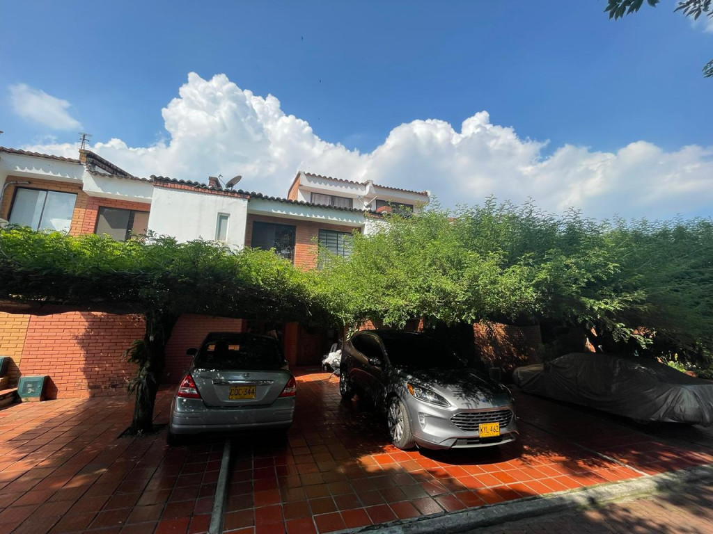 Casa En Arriendo - Ciudad Jardín, Cali