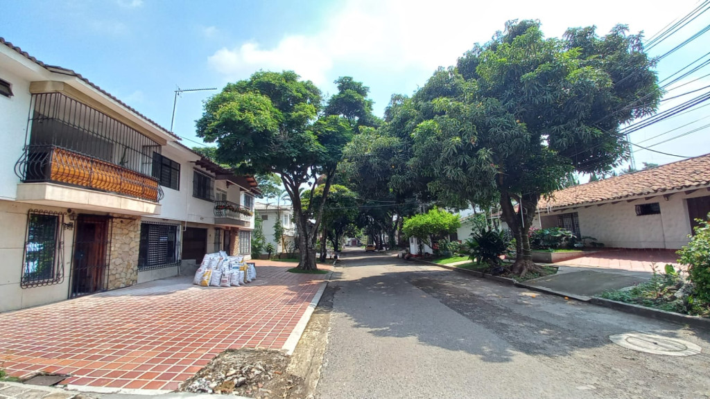 Apartaestudio En Arriendo - Urbanización La Flora, Cali