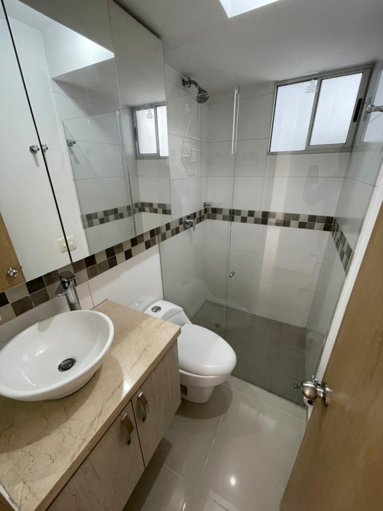 Apartamento En Arriendo - Urbanización La Flora, Cali