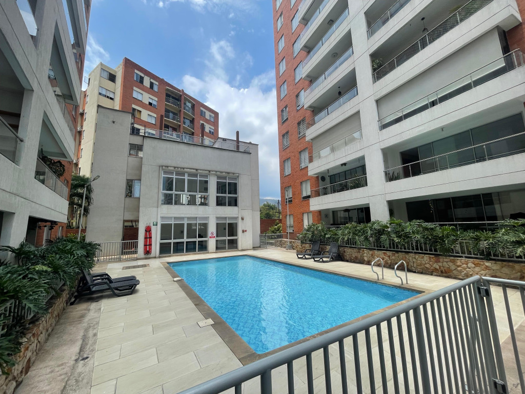 Apartamento En Arriendo - Urbanización La Flora, Cali