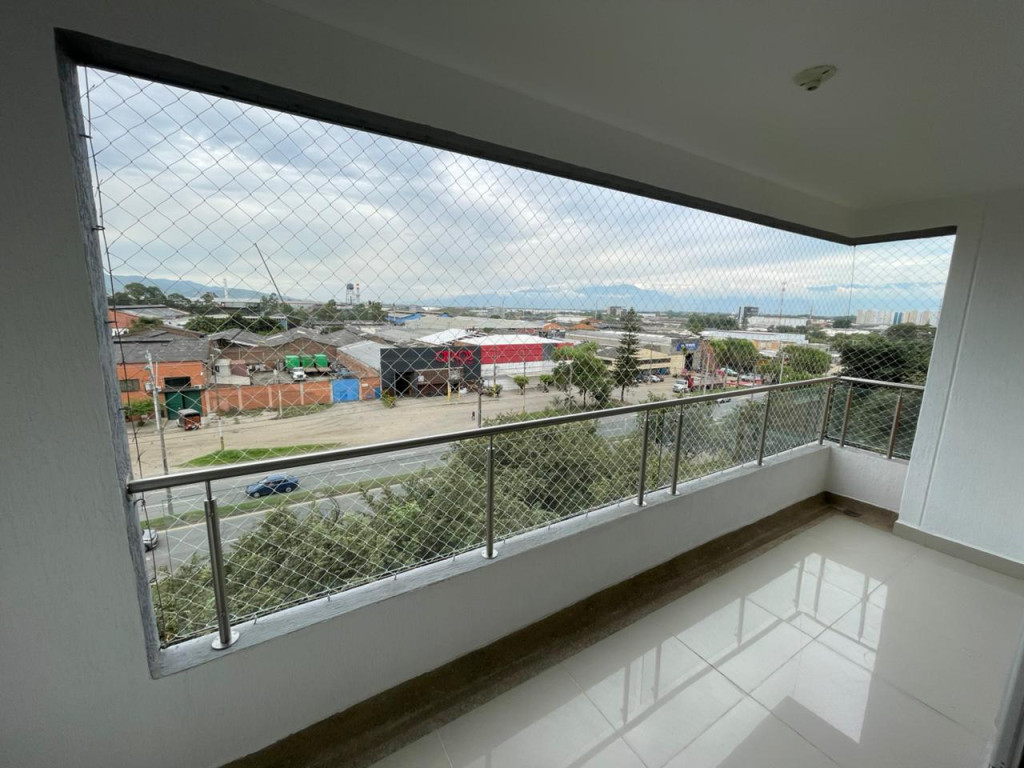 Apartamento En Arriendo - Urbanización La Flora, Cali