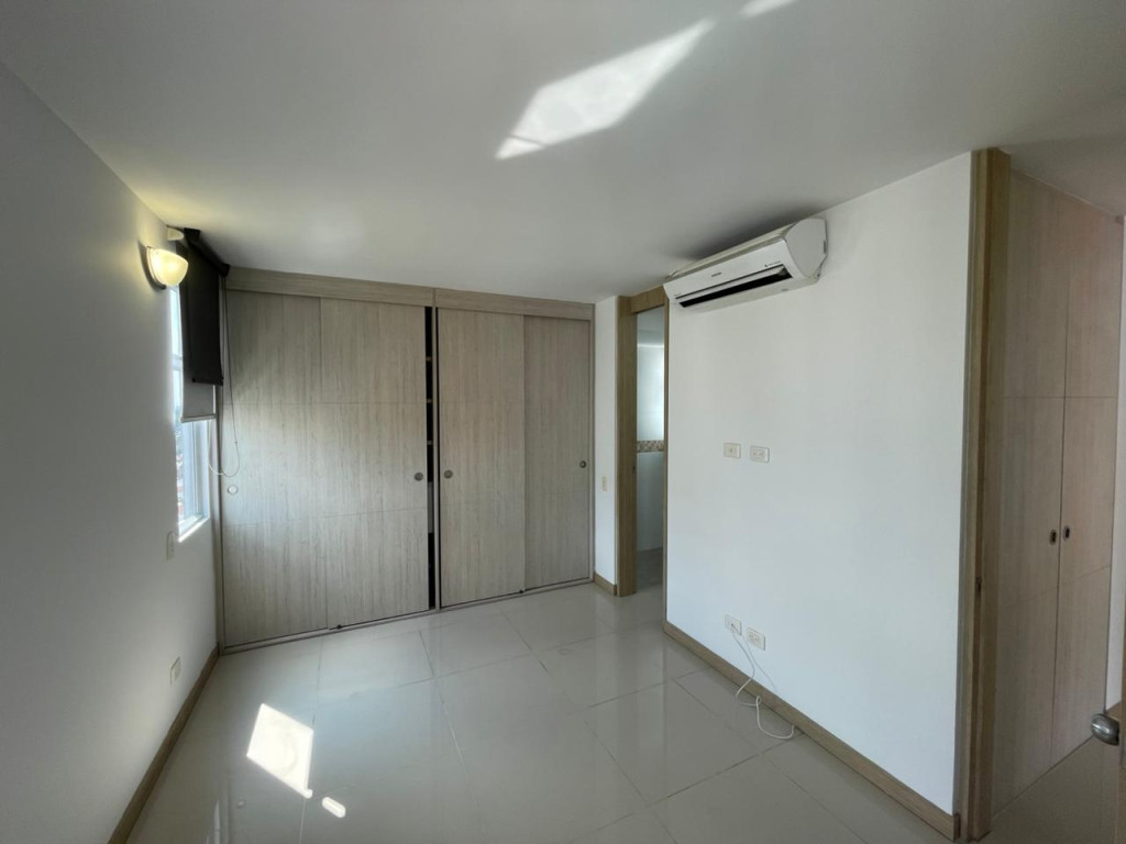 Apartamento En Arriendo - Urbanización La Flora, Cali
