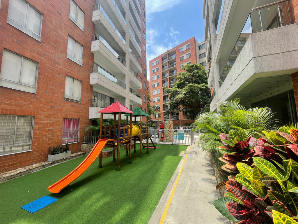 Apartamento En Arriendo - Urbanización La Flora, Cali