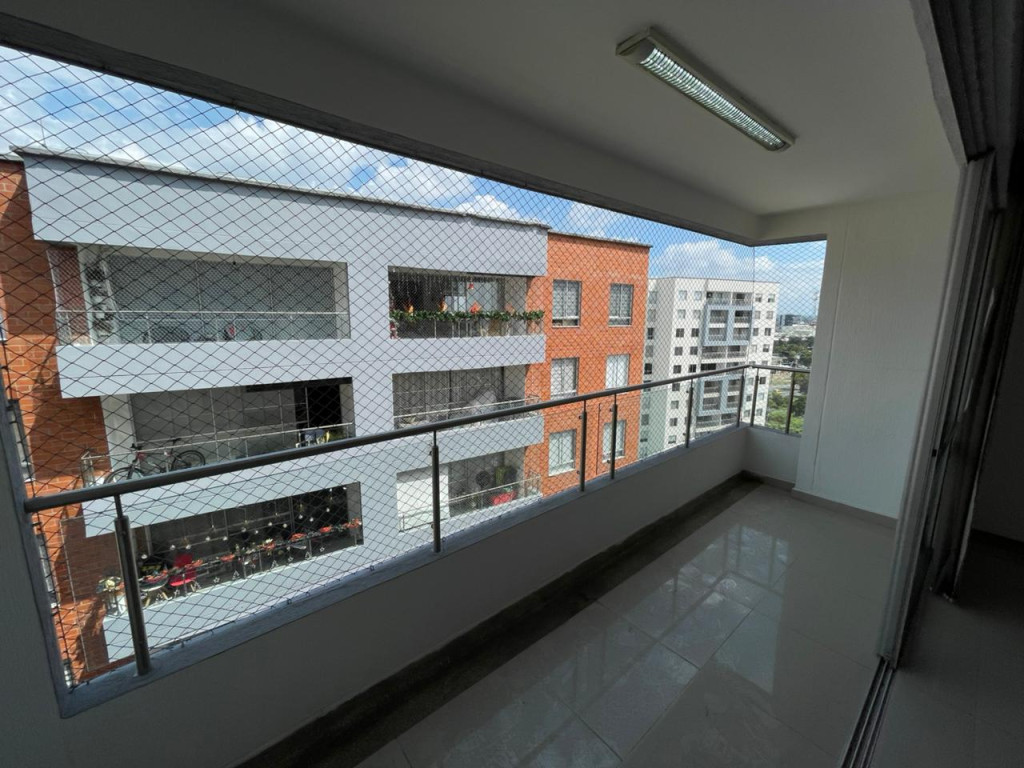 Apartamento En Arriendo - Urbanización La Flora, Cali