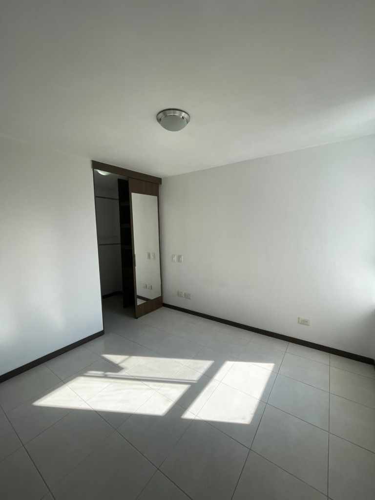 Apartamento En Arriendo - Valle Del Lili, Cali