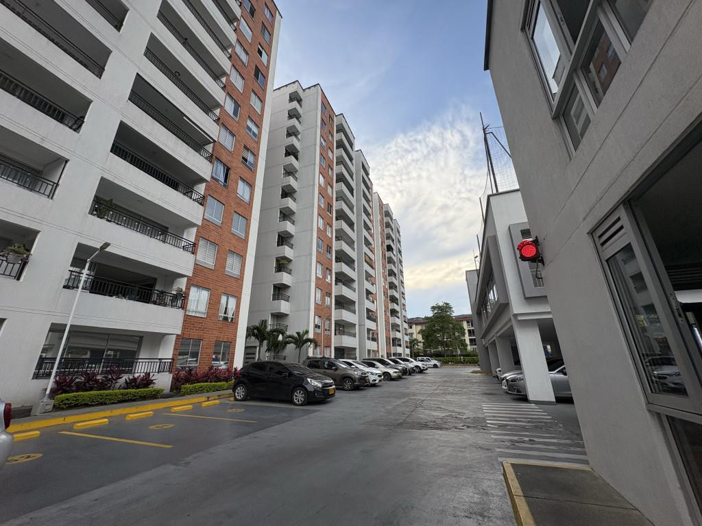 Apartamento En Arriendo - Prados Del Norte, Cali