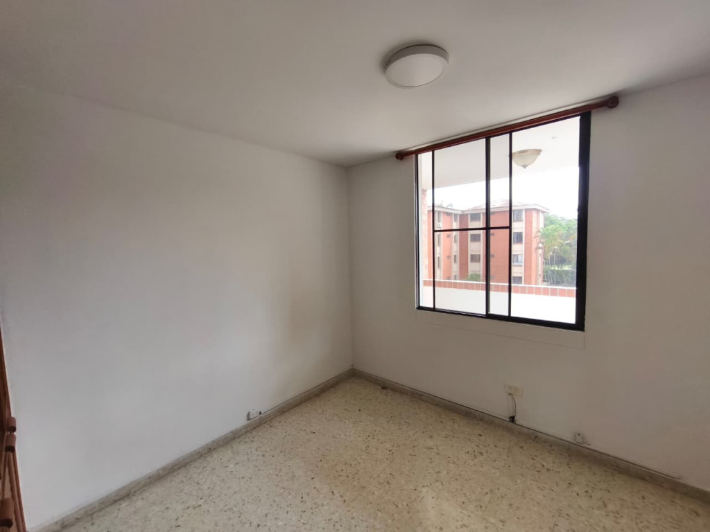 Apartamento En Venta - Urbanización La Flora, Cali