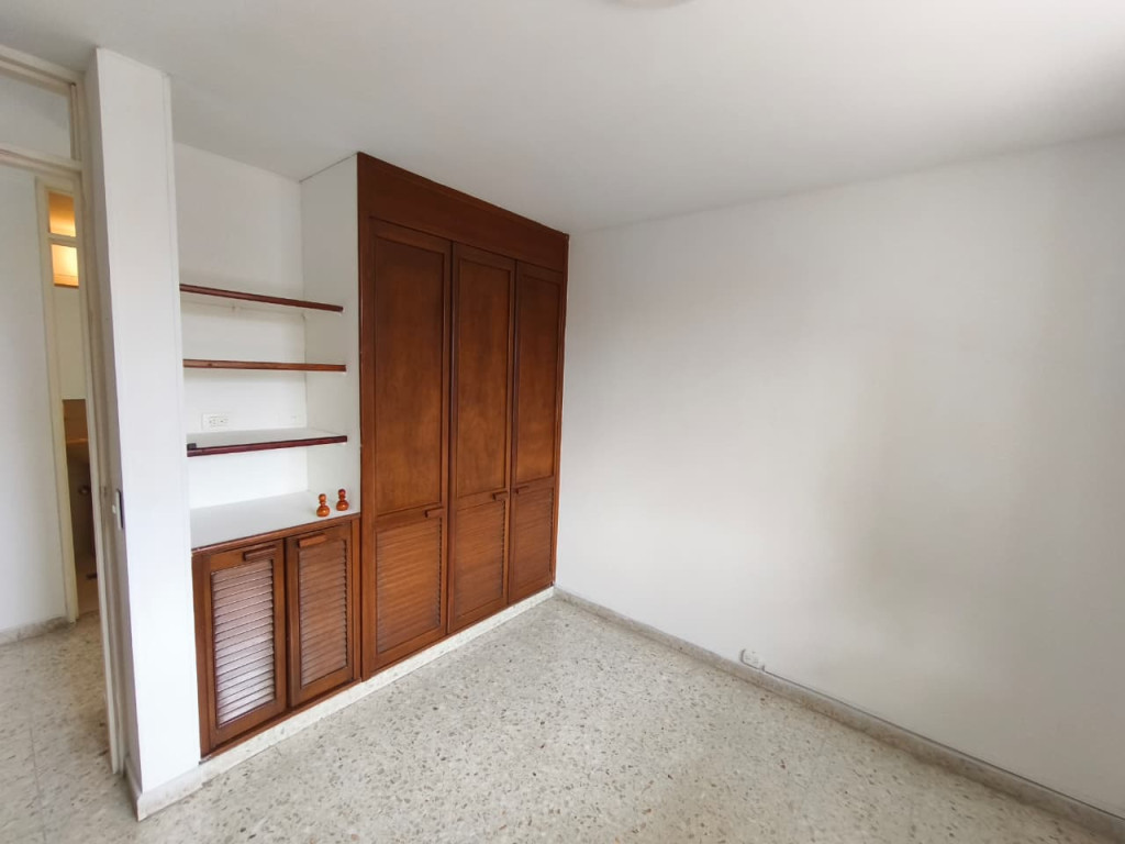 Apartamento En Venta - Urbanización La Flora, Cali