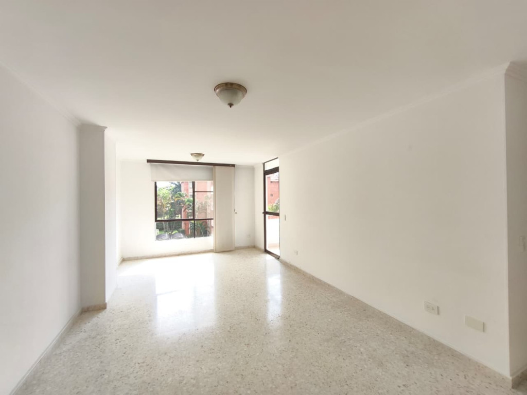 Apartamento En Venta - Urbanización La Flora, Cali