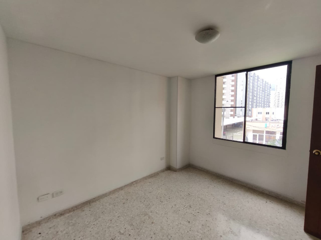 Apartamento En Venta - Urbanización La Flora, Cali