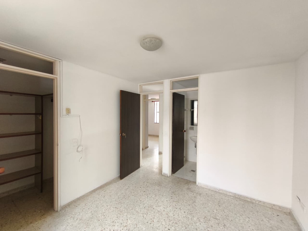 Apartamento En Venta - Urbanización La Flora, Cali
