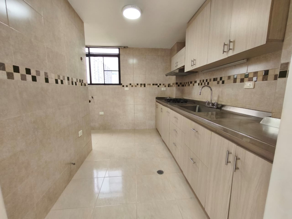 Apartamento En Venta - Urbanización La Flora, Cali
