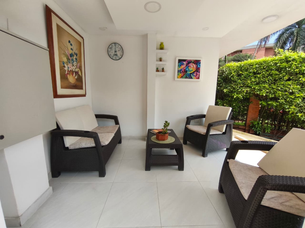 Apartamento En Venta - Urbanización La Flora, Cali