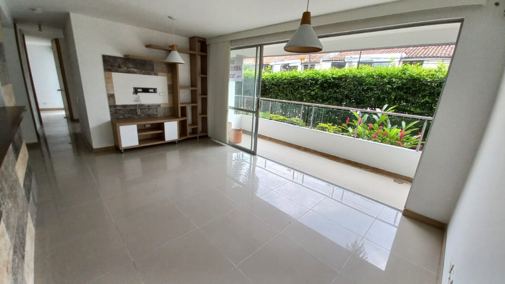 Apartamento En Arriendo - Urbanización La Flora, Cali