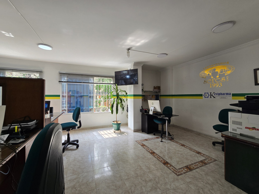 Bodega En Venta - Urbanización Colseguros, Cali