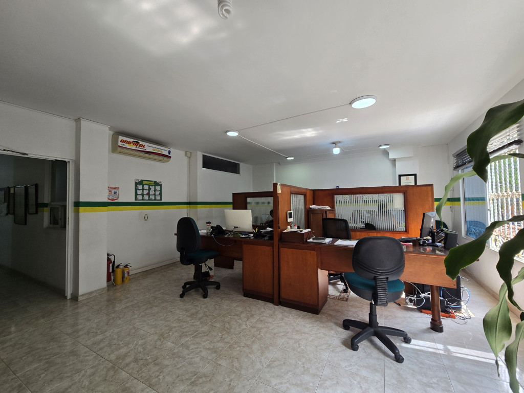 Bodega En Venta - Urbanización Colseguros, Cali