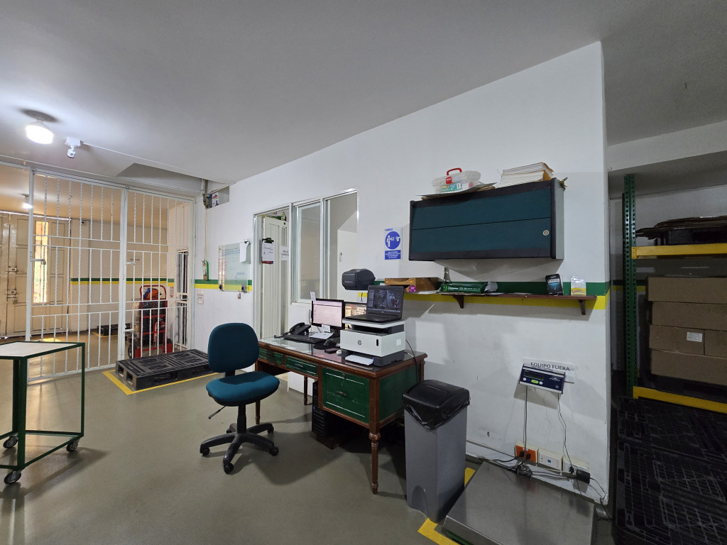 Bodega En Venta - Urbanización Colseguros, Cali