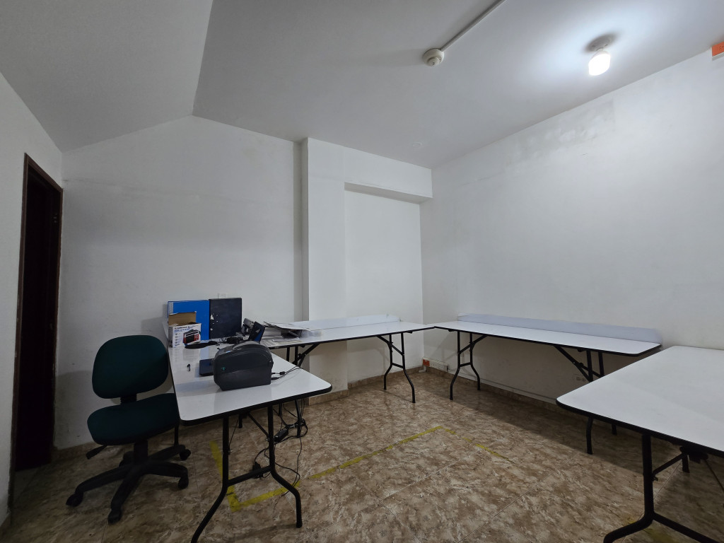 Bodega En Venta - Urbanización Colseguros, Cali