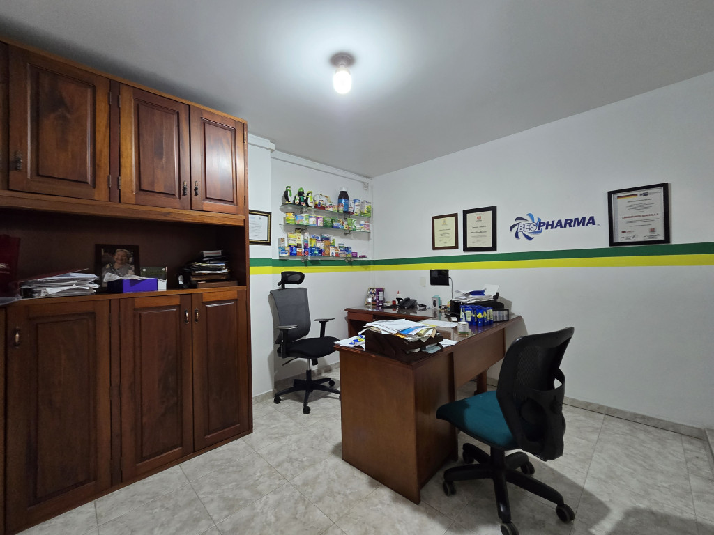 Bodega En Venta - Urbanización Colseguros, Cali