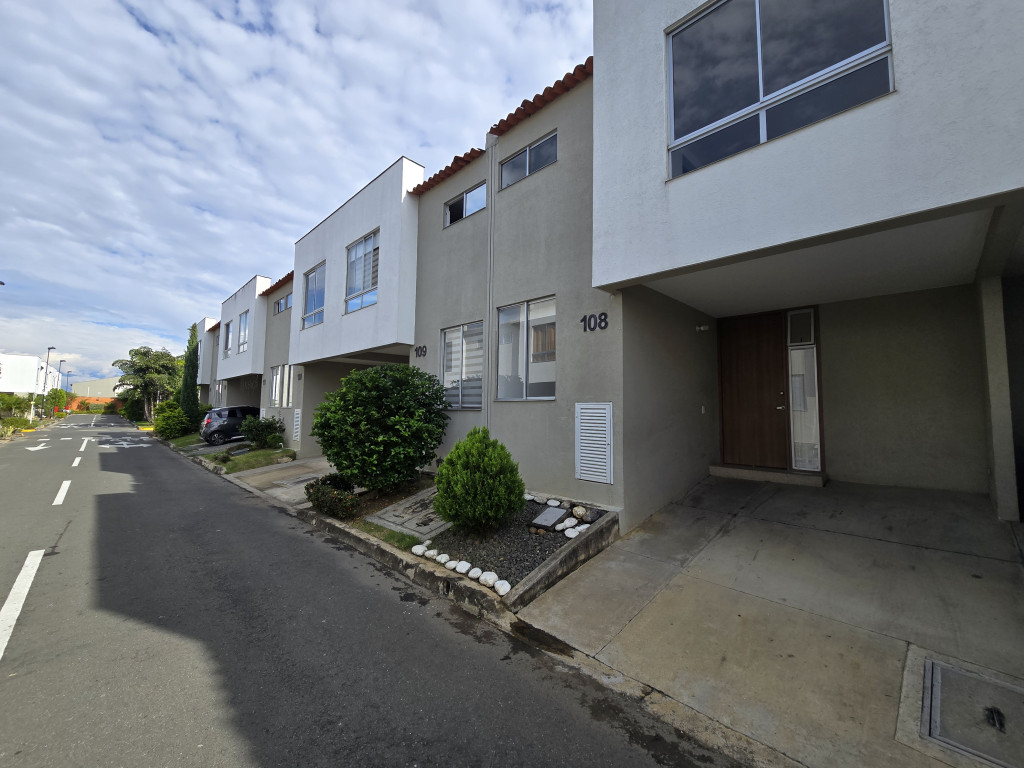 Casa En Venta - Ciudad Country, Jamundí