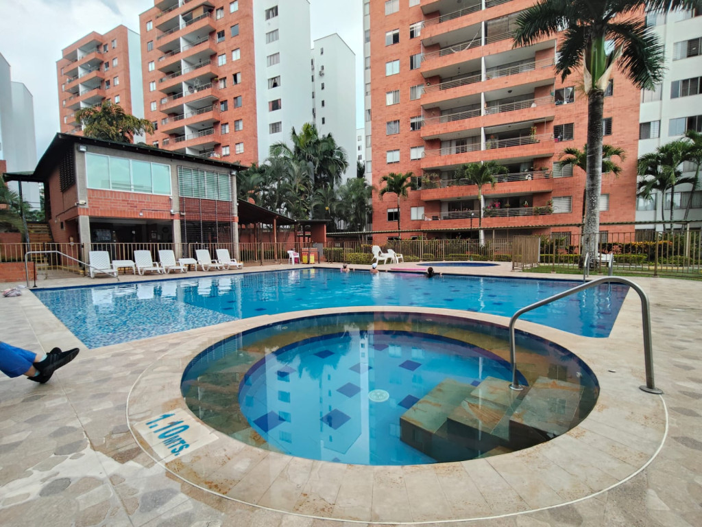 Apartamento En Arriendo - Urbanización La Flora, Cali